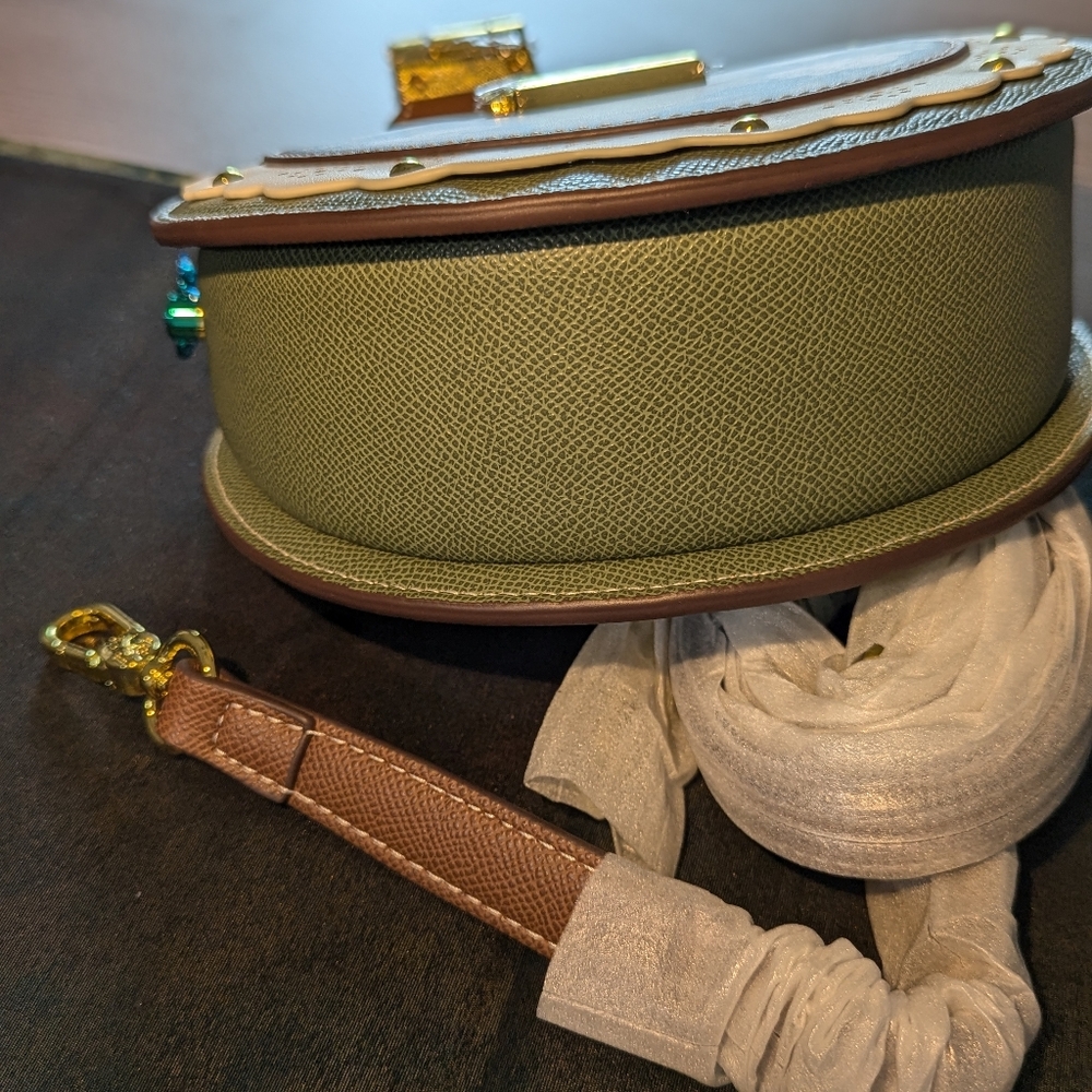Green Round Bag With Strap - image 8